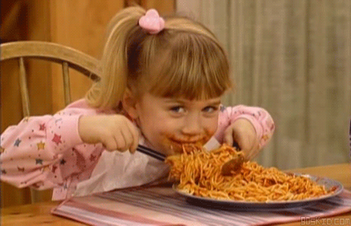 Mary Kate Ashley Olsen eating spaghetti